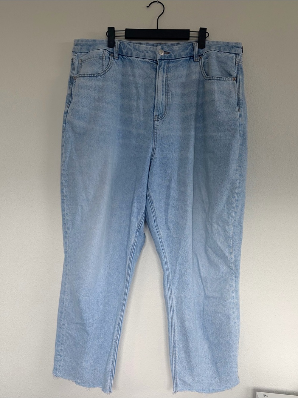 American Eagle Curvy Mom Strigid Jeans